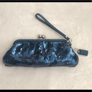 Nwt Coach sequence teal wristlet